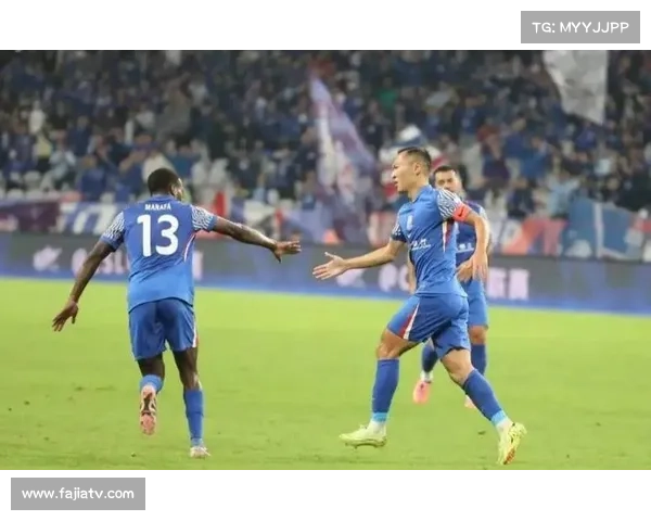 VAR多次介入申花对阵神户比赛，判罚引关注